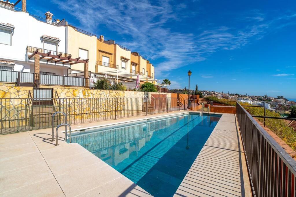 Adosado Con Vistas Al Mar Desde La Piscina Con Bbq Villa Velez Malaga Exterior photo